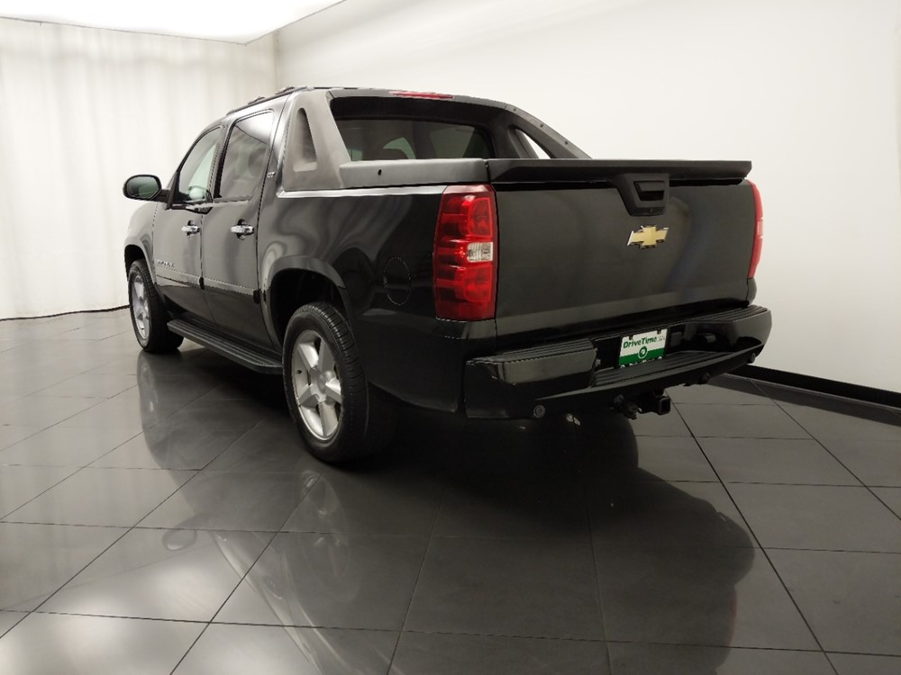 2008 Chevrolet Avalanche - Driver Rear Bumper