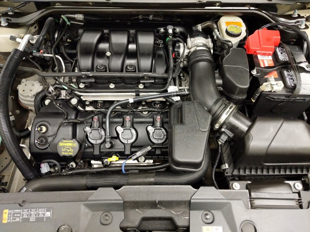 2013 Ford Taurus - Engine
