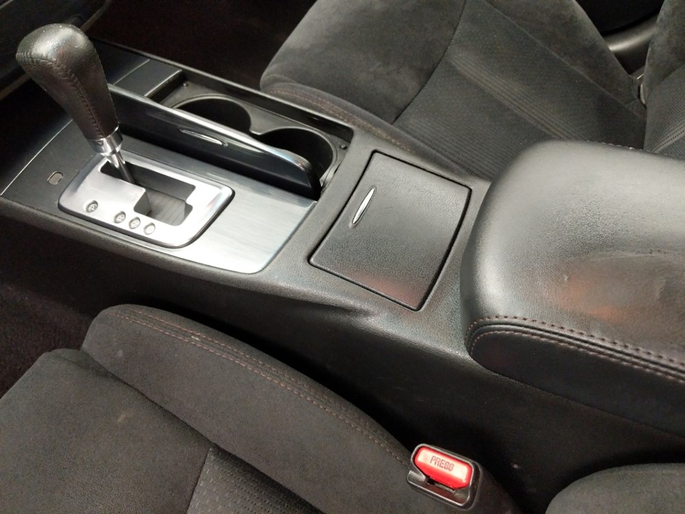 2013 Nissan Maxima - Center Console/Cup Holders