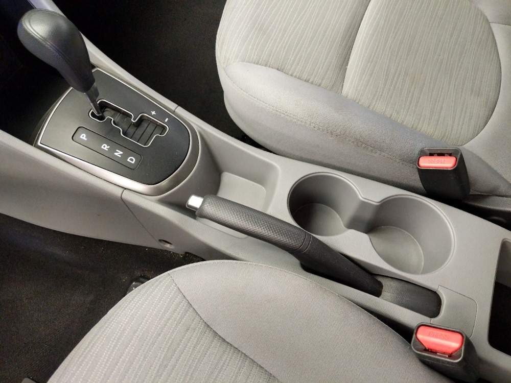 2017 Hyundai Accent - Center Console/Cup Holders