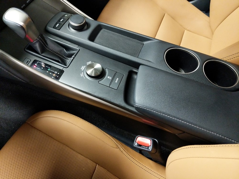 2016 Lexus IS 200t - Center Console/Cup Holders