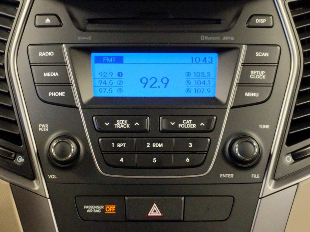 2015 Hyundai Santa Fe - Stereo Package