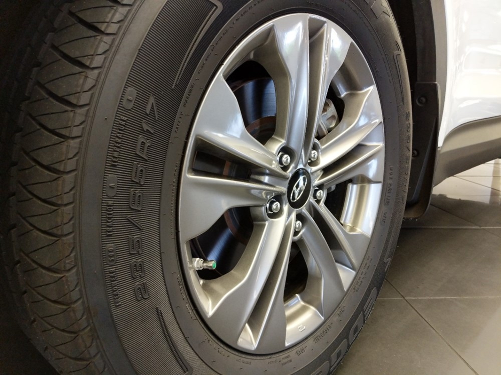 2015 Hyundai Santa Fe - Wheel