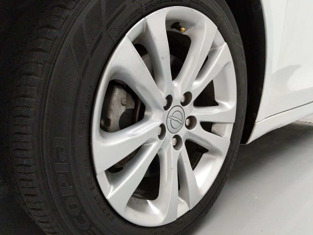 2015 Chrysler 200 - Wheel