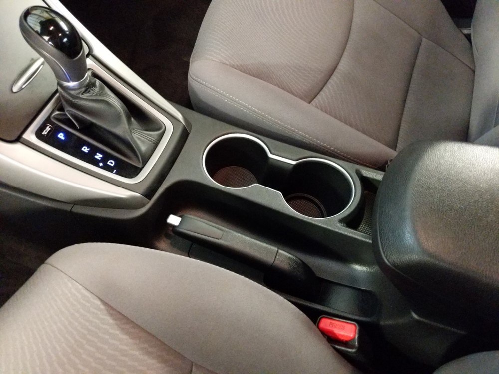 2015 Hyundai Elantra - Center Console/Cup Holders