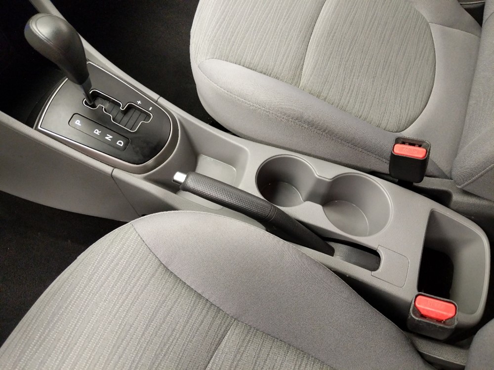 2017 Hyundai Accent - Center Console/Cup Holders