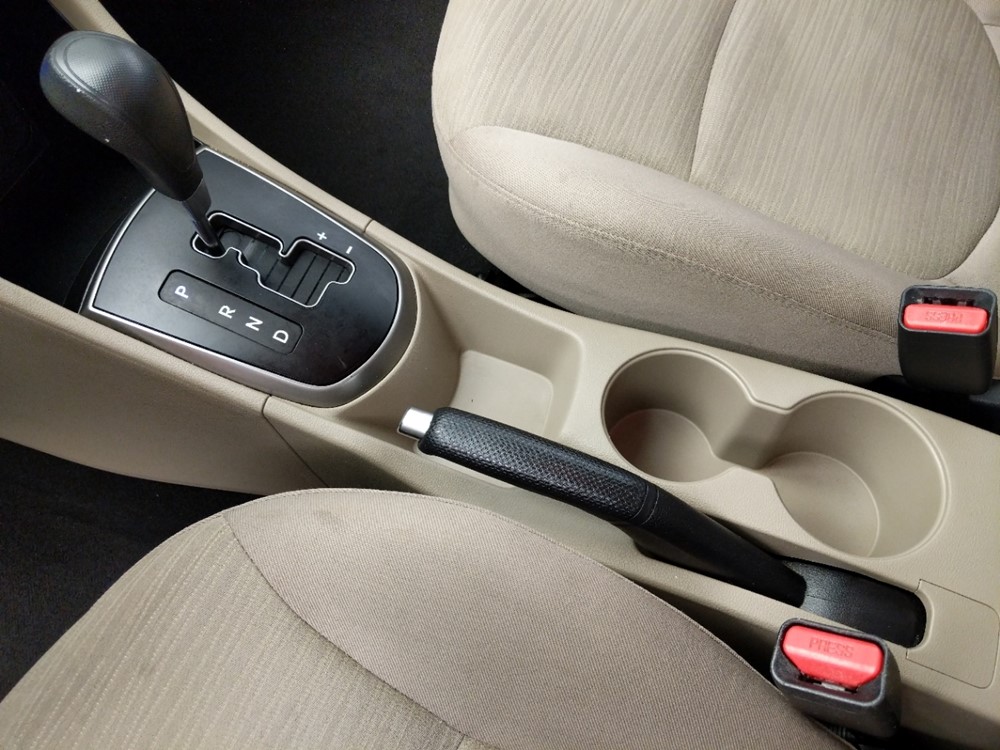 2017 Hyundai Accent - Center Console/Cup Holders