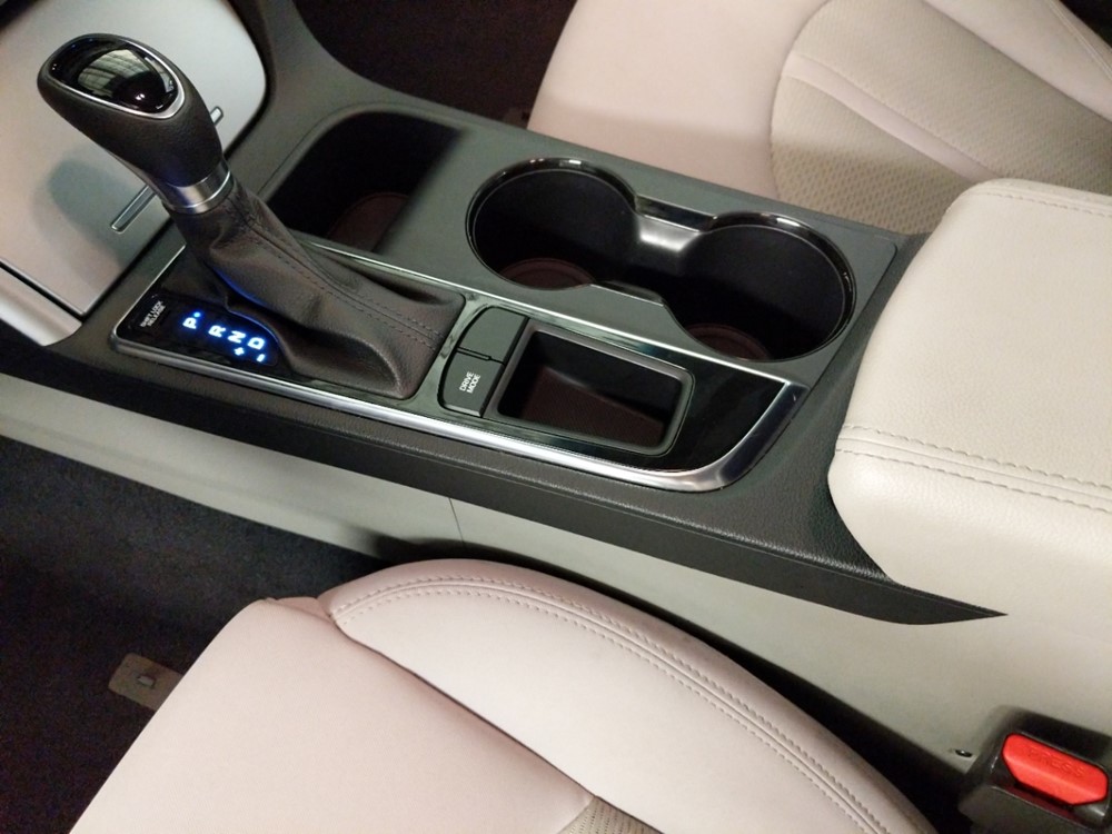 2017 Hyundai Sonata - Center Console/Cup Holders
