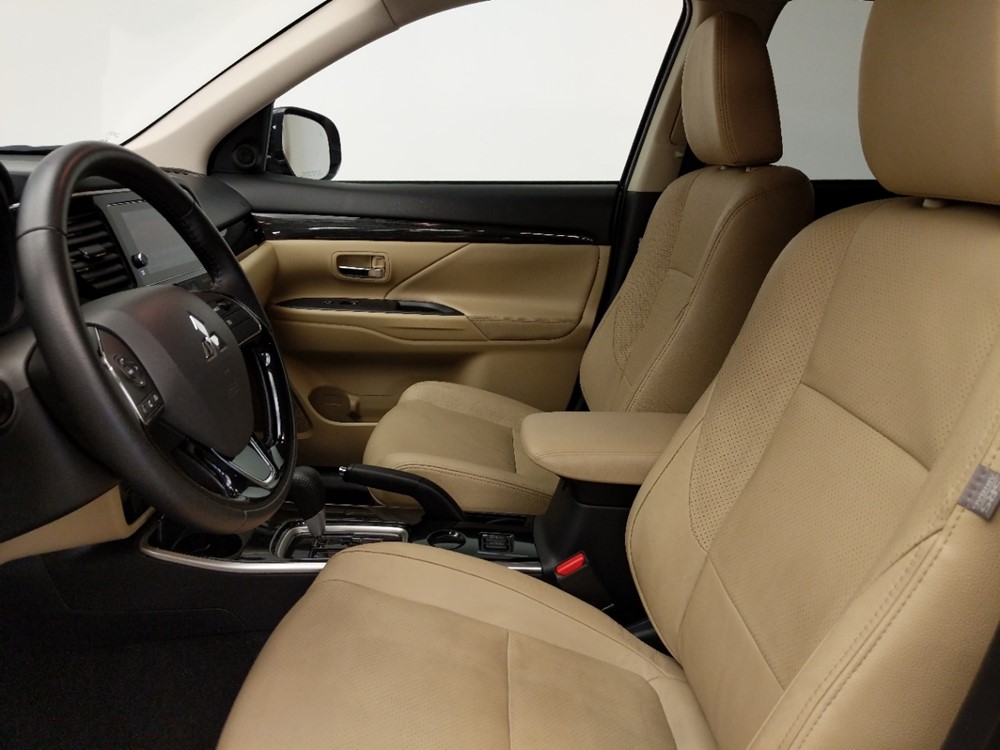 2018 Mitsubishi Outlander - Driver Front Seat