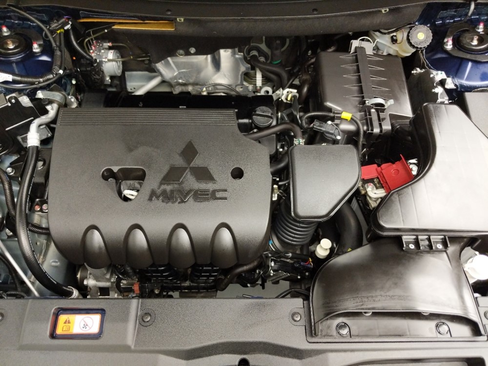 2018 Mitsubishi Outlander - Engine