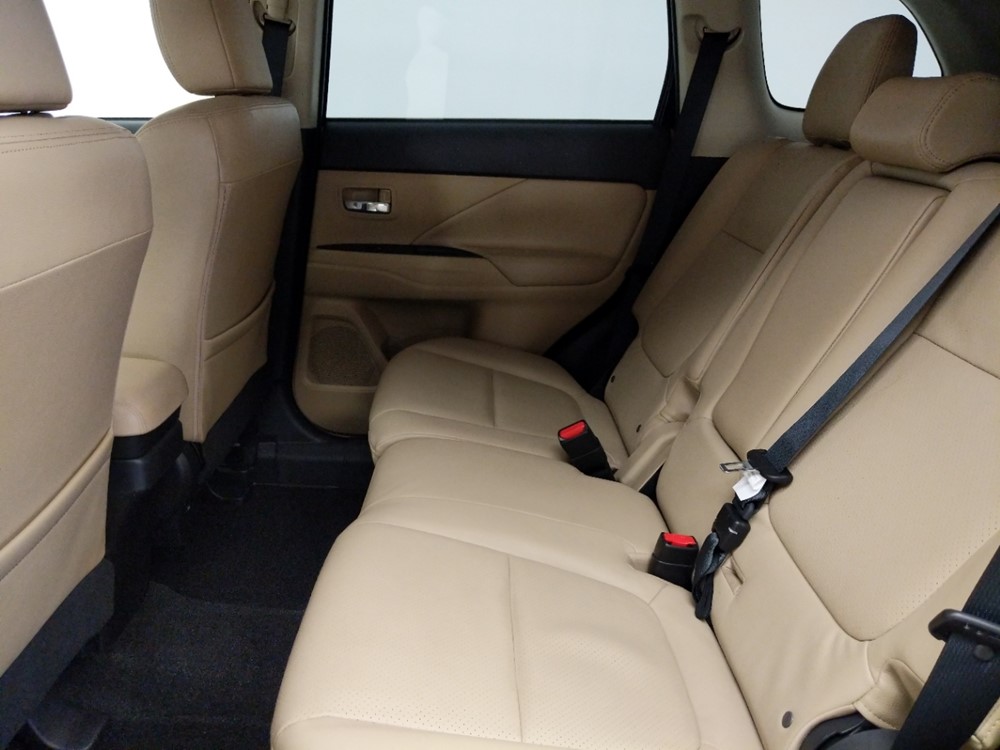 2018 Mitsubishi Outlander - Driver Rear Seat