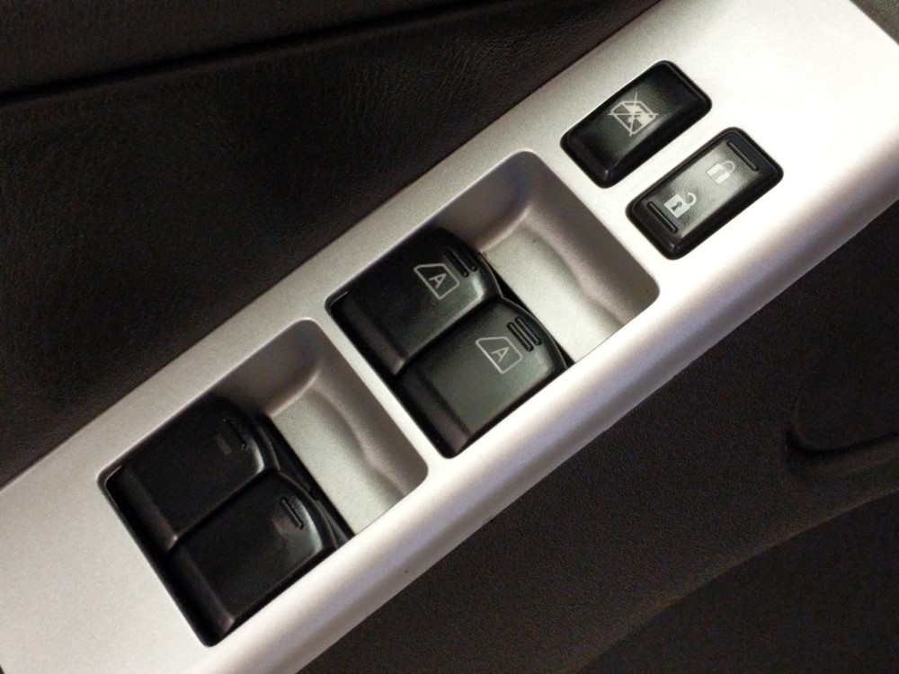 2012 Nissan Pathfinder - Driver Power Windows/Lock Control