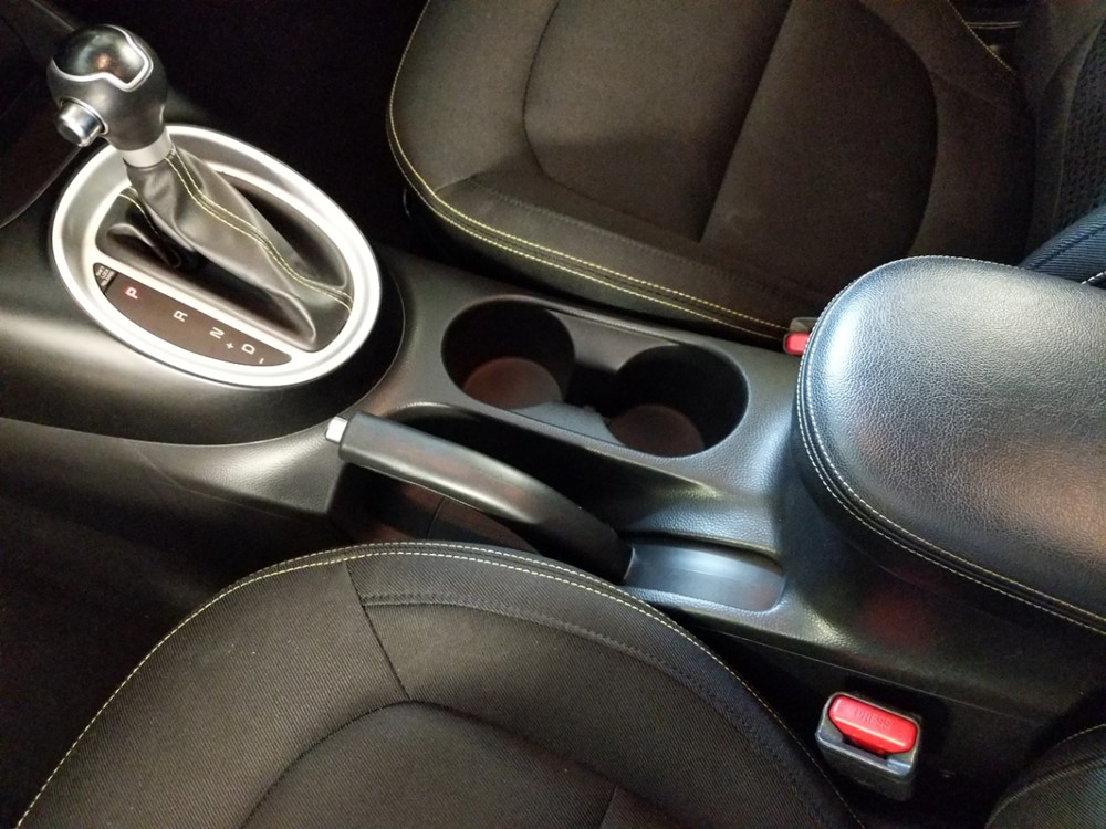 2016 Kia Soul - Center Console/Cup Holders