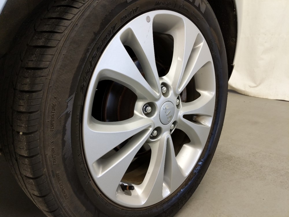 2016 Kia Soul - Wheel