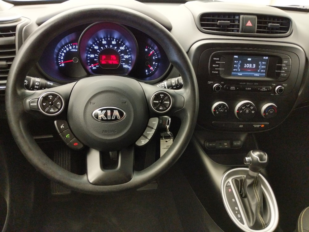 2016 Kia Soul - Driver Dash