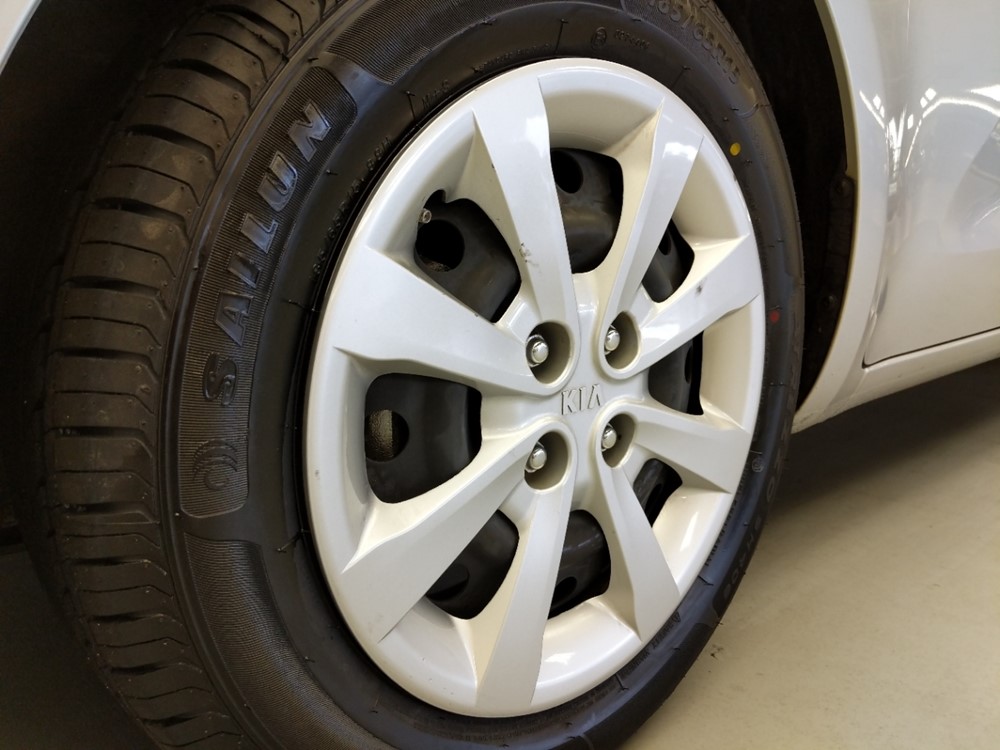 2017 Kia Rio - Wheel