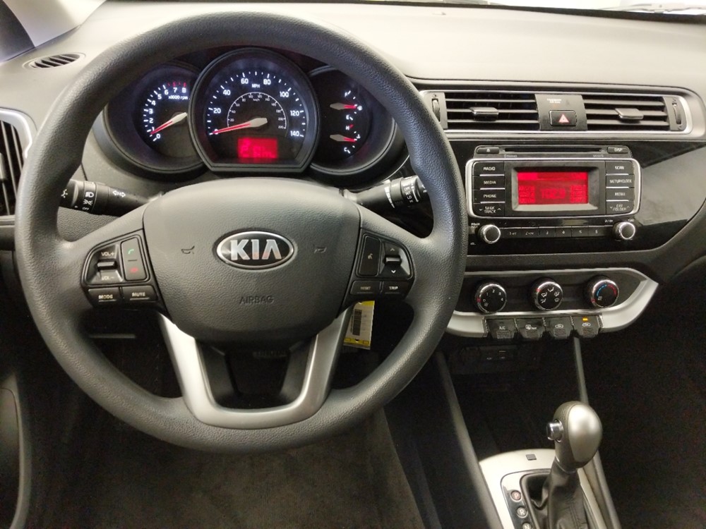 2017 Kia Rio - Driver Dash