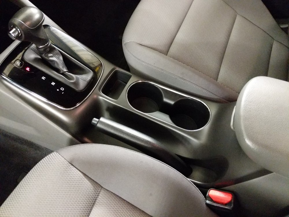 2017 Kia Forte - Center Console/Cup Holders