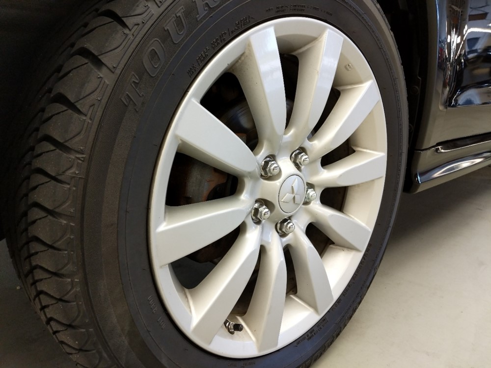 2011 Mitsubishi Outlander - Wheel