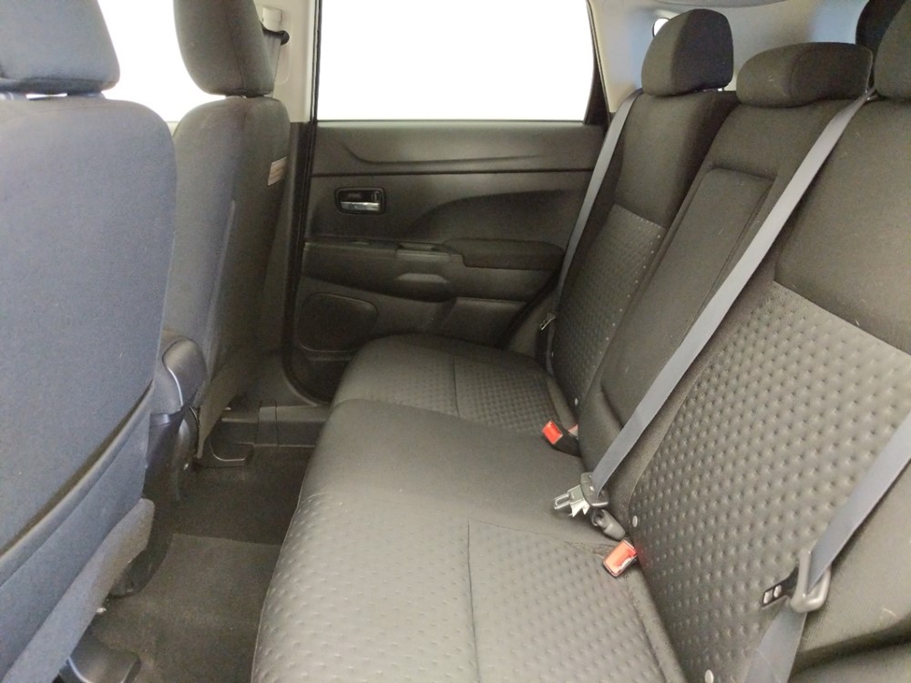 2011 Mitsubishi Outlander - Driver Rear Seat
