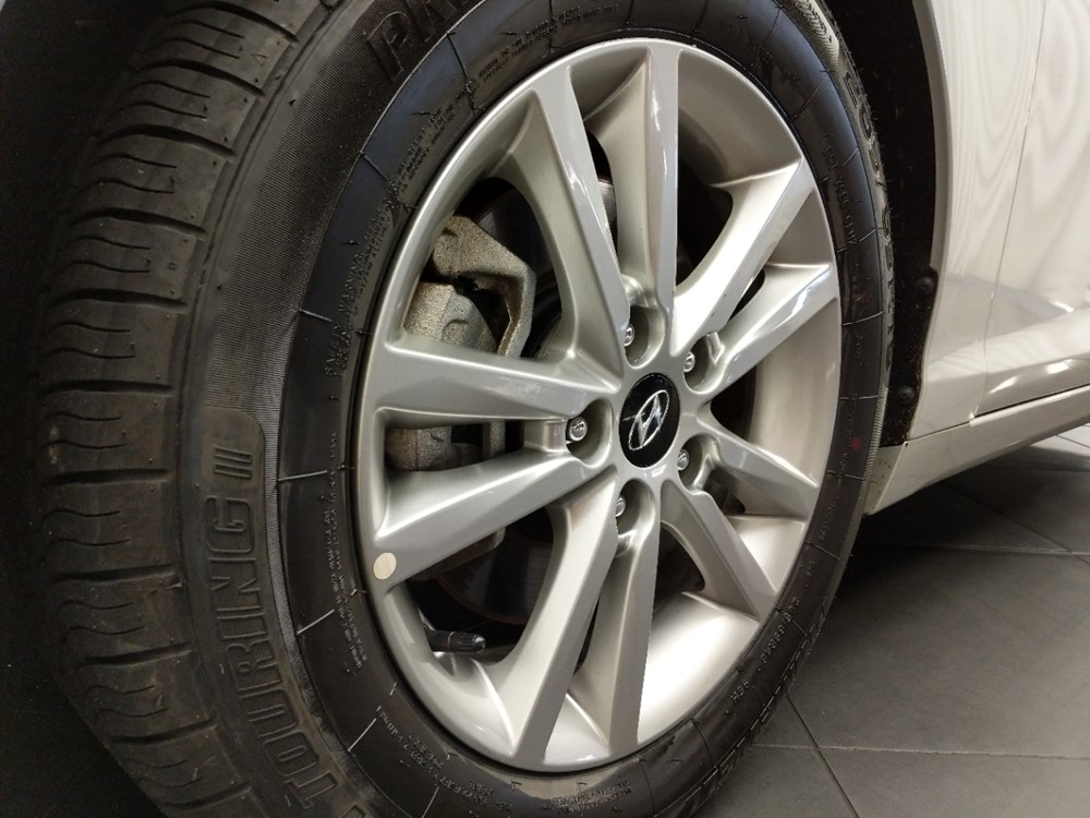 2017 Hyundai Sonata - Wheel