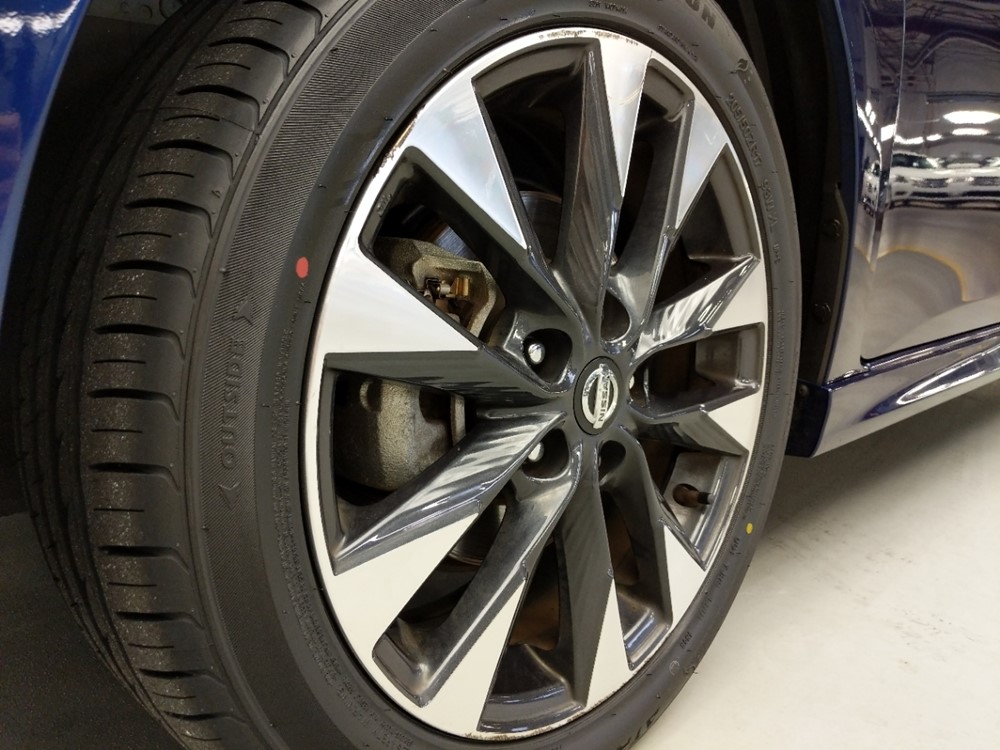2017 Nissan Sentra - Wheel
