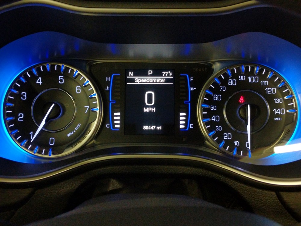 2015 Chrysler 200 - Odometer Close Up
