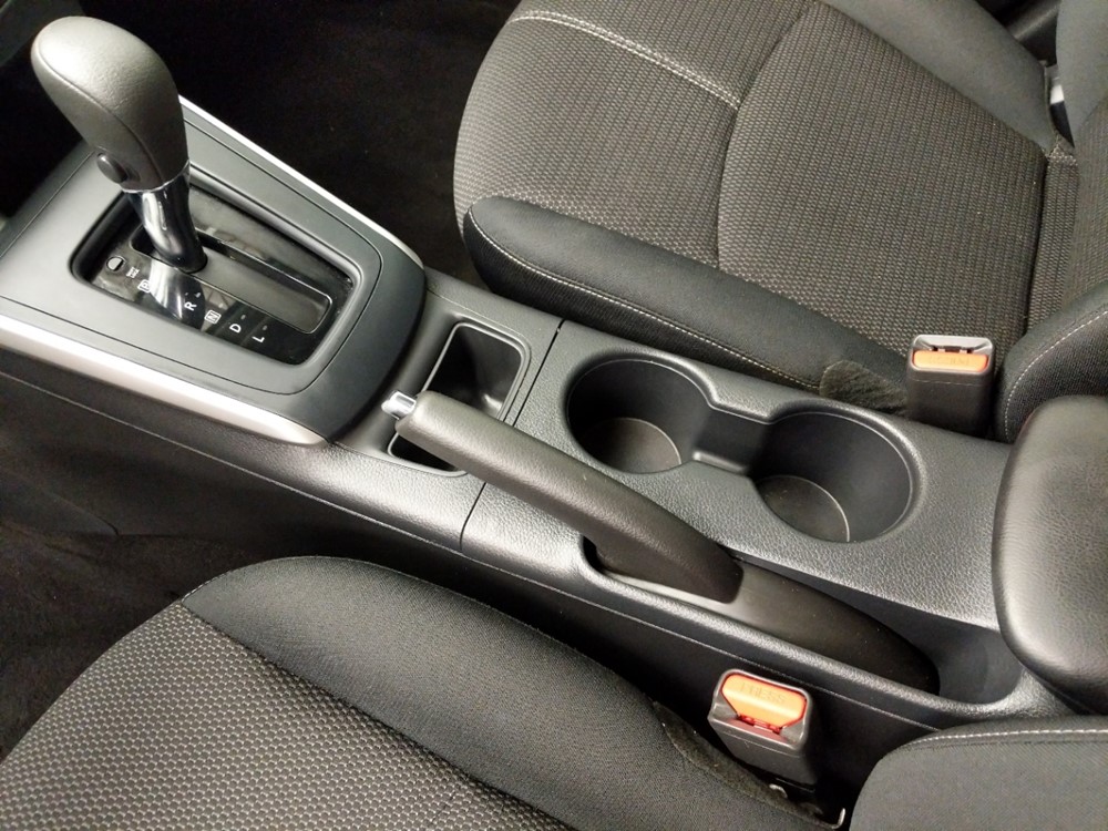 2017 Nissan Sentra - Center Console/Cup Holders