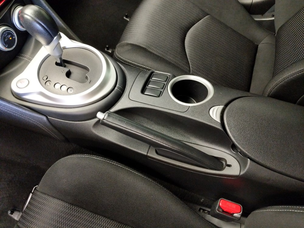 2016 Nissan 370Z - Center Console/Cup Holders