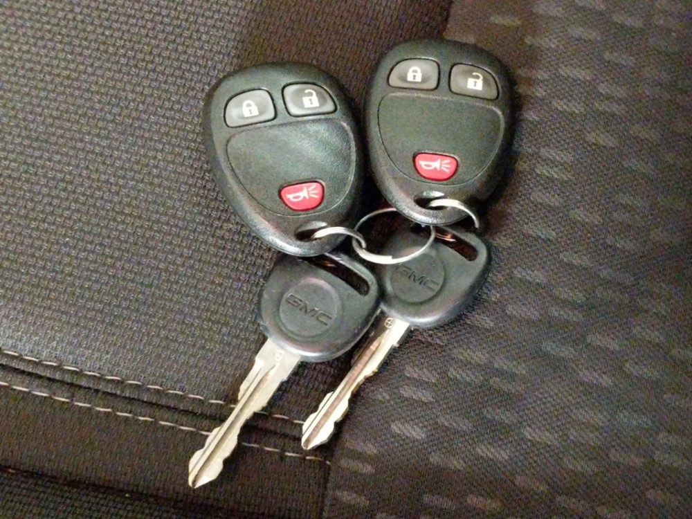 2015 GMC Acadia - Keys