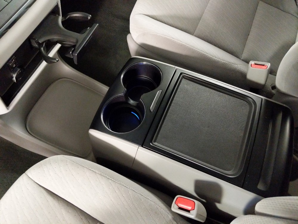 2017 Toyota Sienna - Center Console/Cup Holders