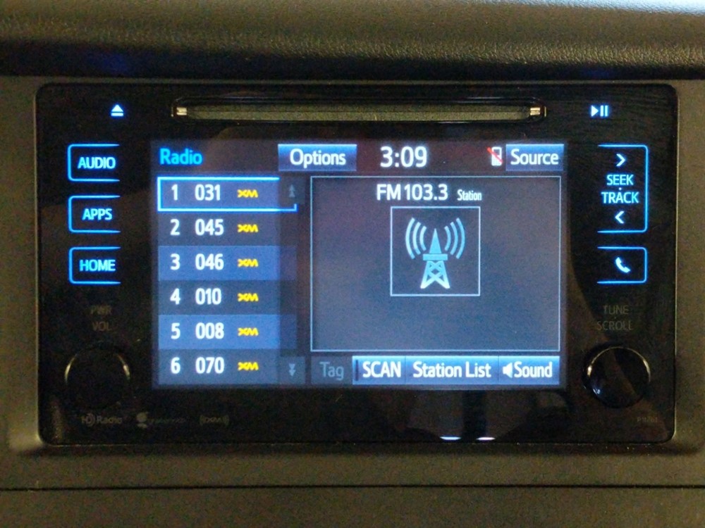 2017 Toyota Sienna - Stereo Package