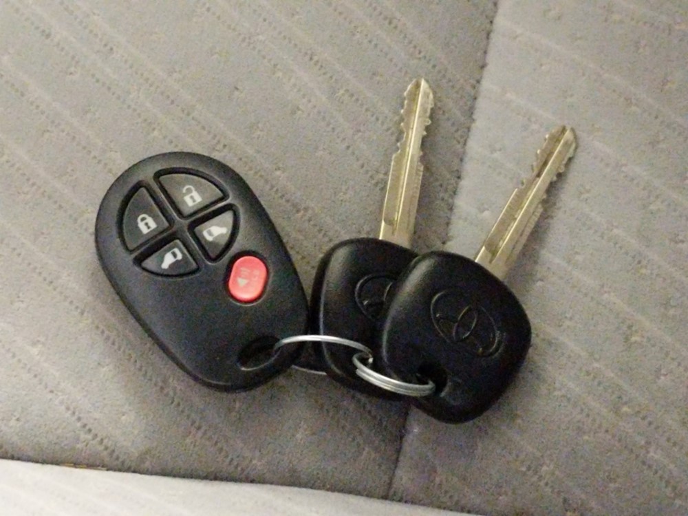 2017 Toyota Sienna - Keys