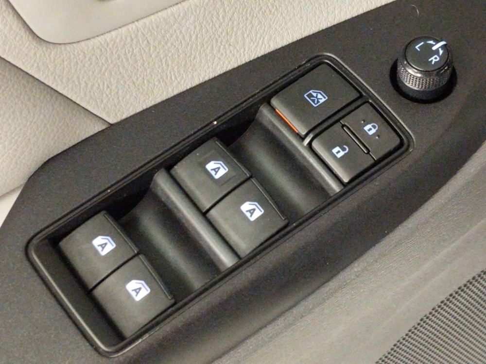2017 Toyota Sienna - Driver Power Windows/Lock Control