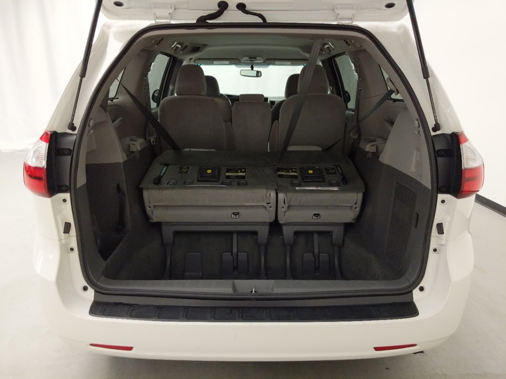 2017 Toyota Sienna - Trunk