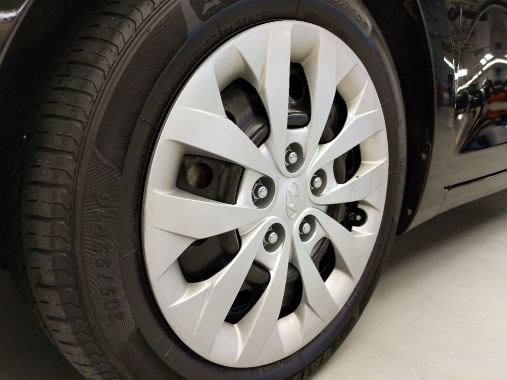 2016 Hyundai Elantra - Wheel
