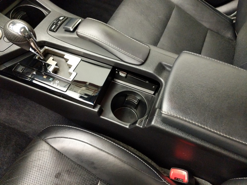 2014 Lexus ES 350 - Center Console/Cup Holders