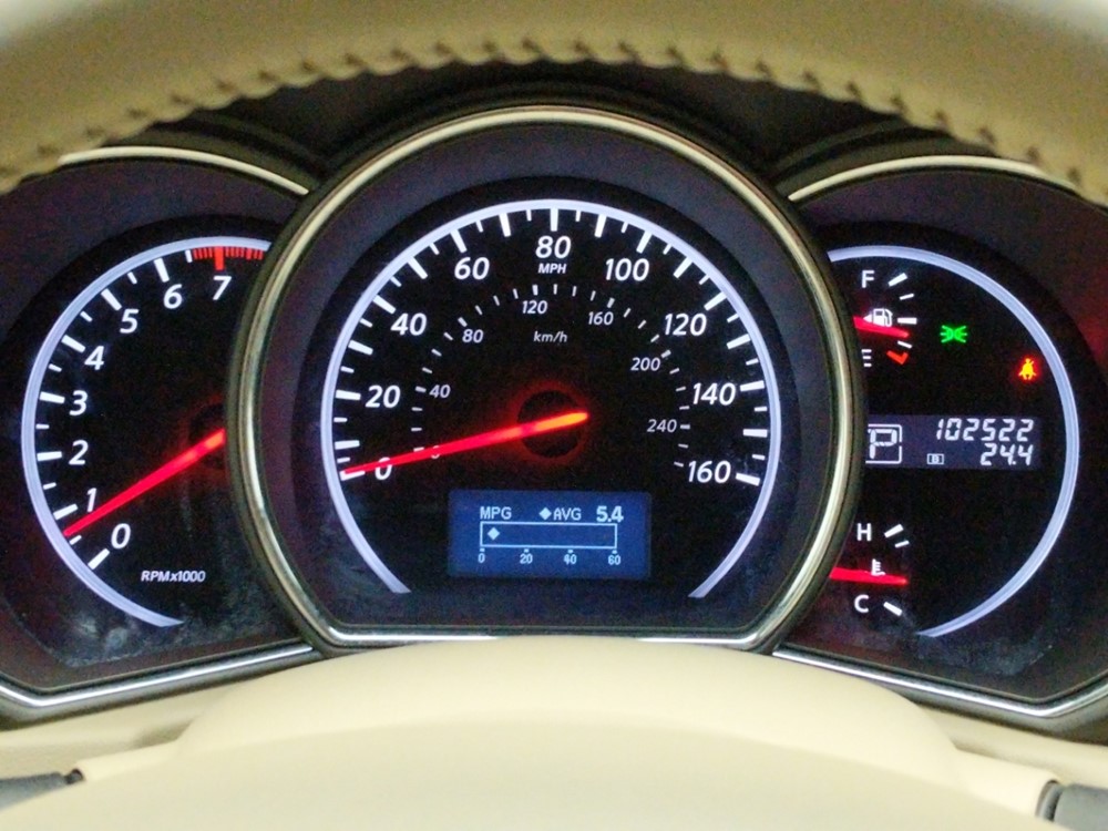 2012 Nissan Murano - Odometer Close Up