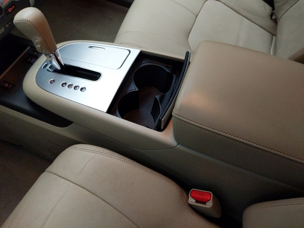 2012 Nissan Murano - Center Console/Cup Holders