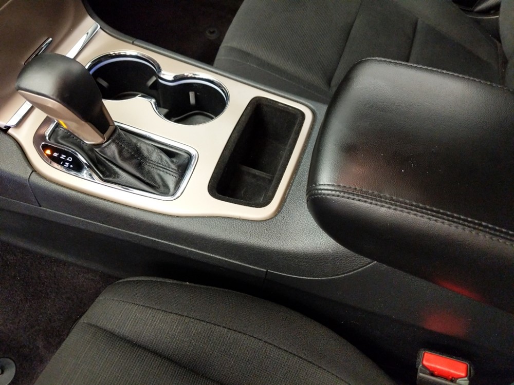 2016 Jeep Grand Cherokee - Center Console/Cup Holders