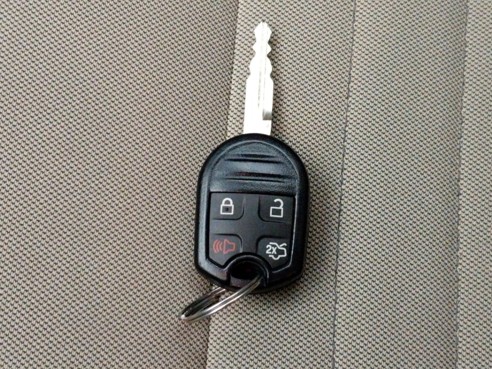 2015 Ford Taurus - Keys