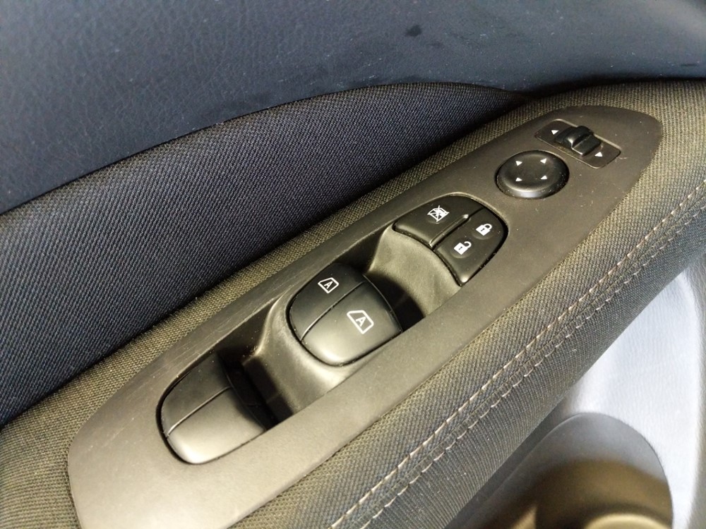 2017 Nissan Pathfinder - Driver Power Windows/Lock Control