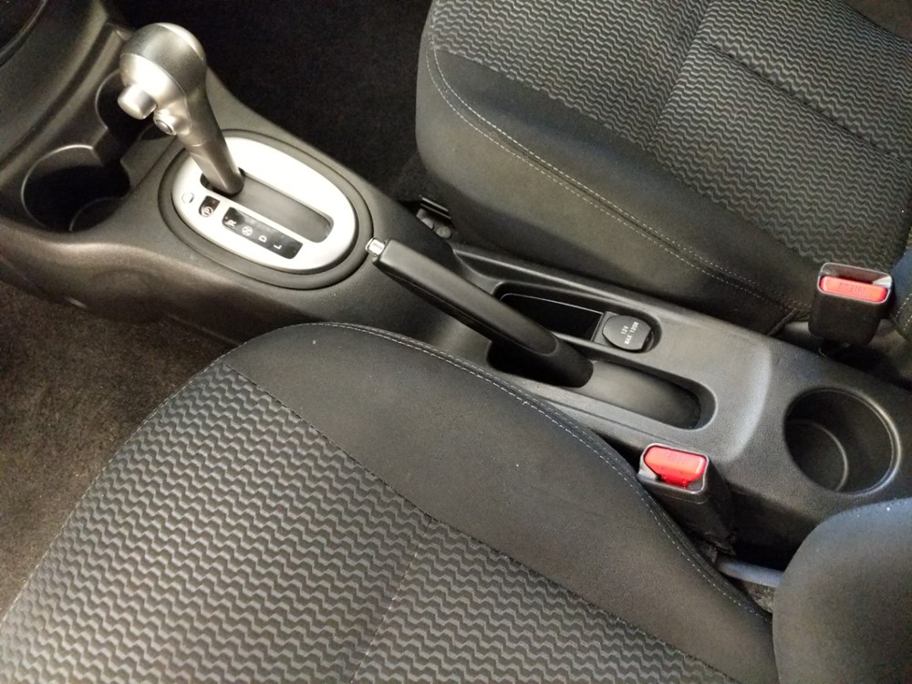 2014 Nissan Versa - Center Console/Cup Holders