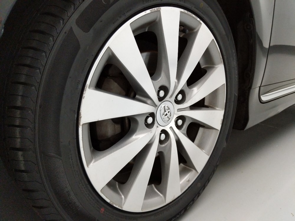 2012 Toyota Avalon - Wheel
