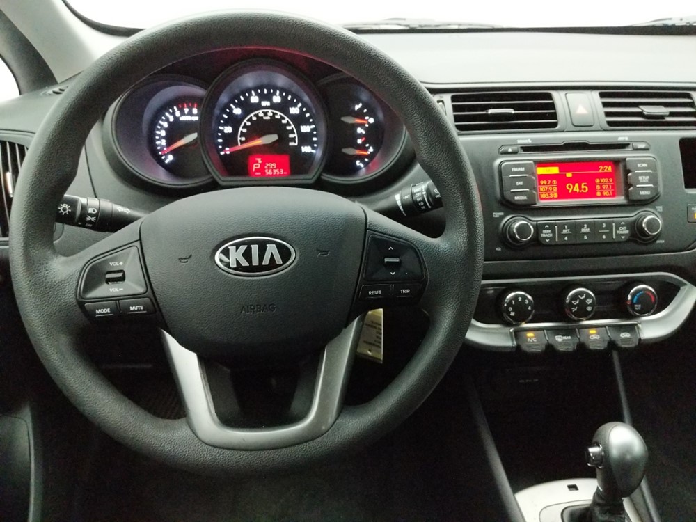 2015 Kia Rio - Driver Dash