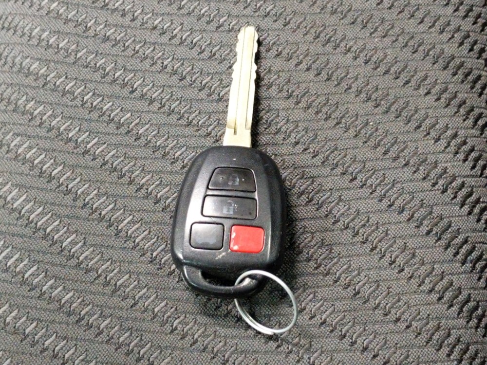 2016 Toyota Camry - Keys