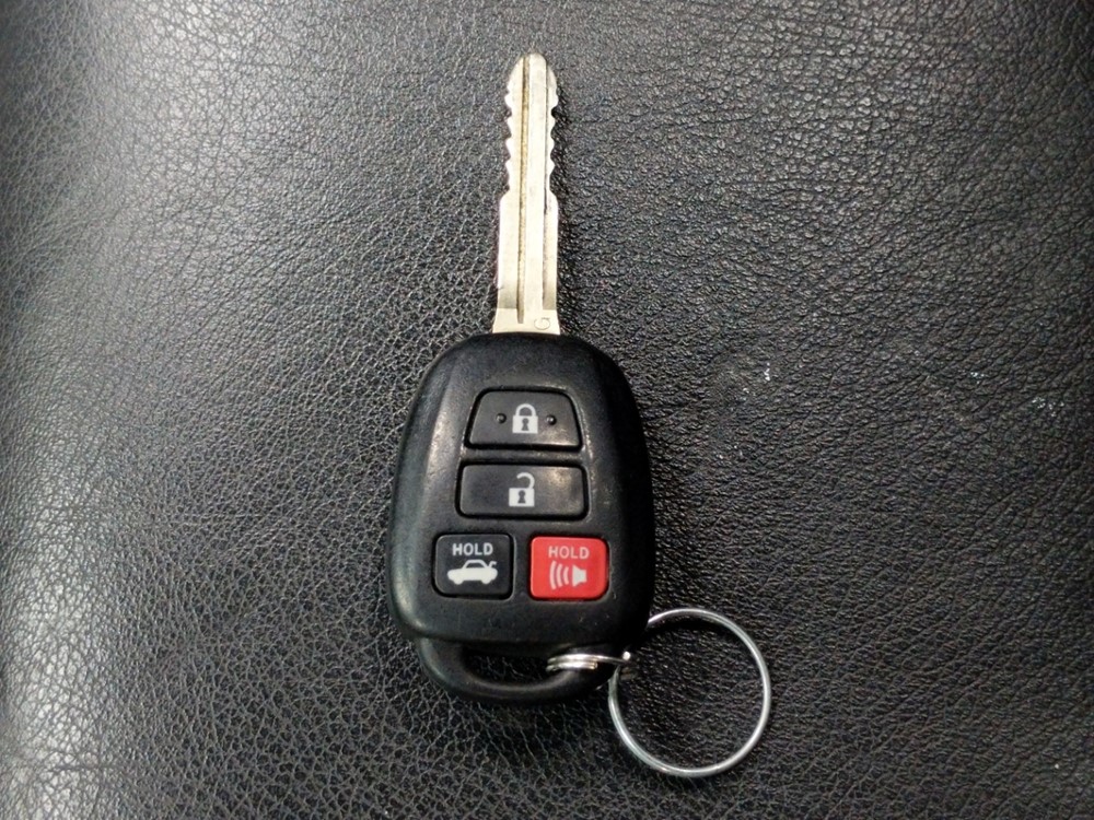 2013 Toyota Camry - Keys