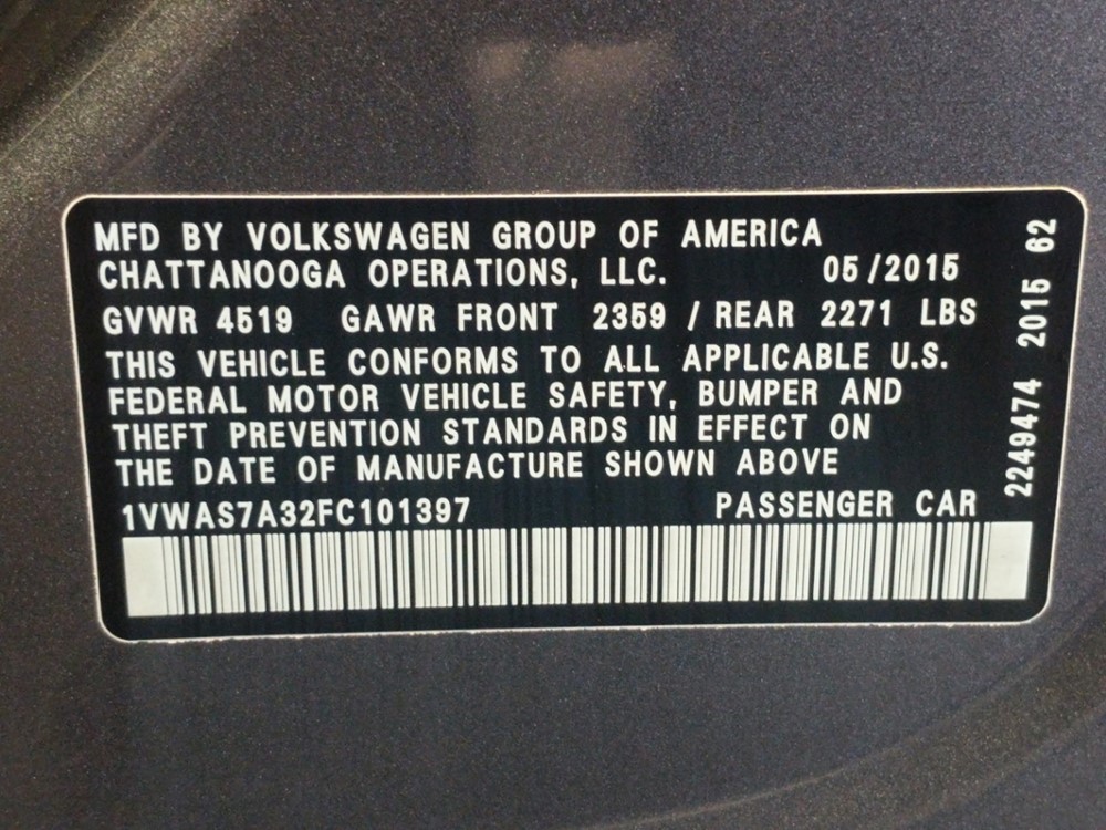 2015 Volkswagen Passat - VIN Plate
