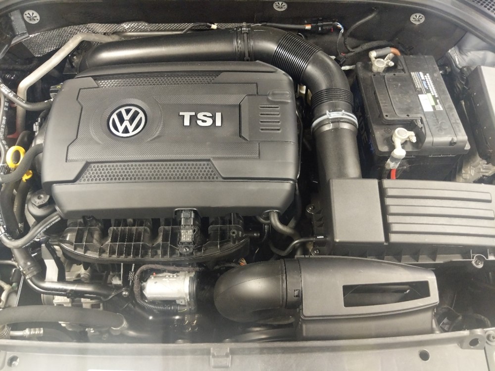2015 Volkswagen Passat - Engine
