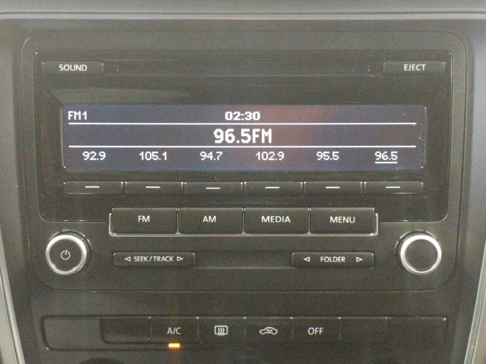 2015 Volkswagen Passat - Stereo Package